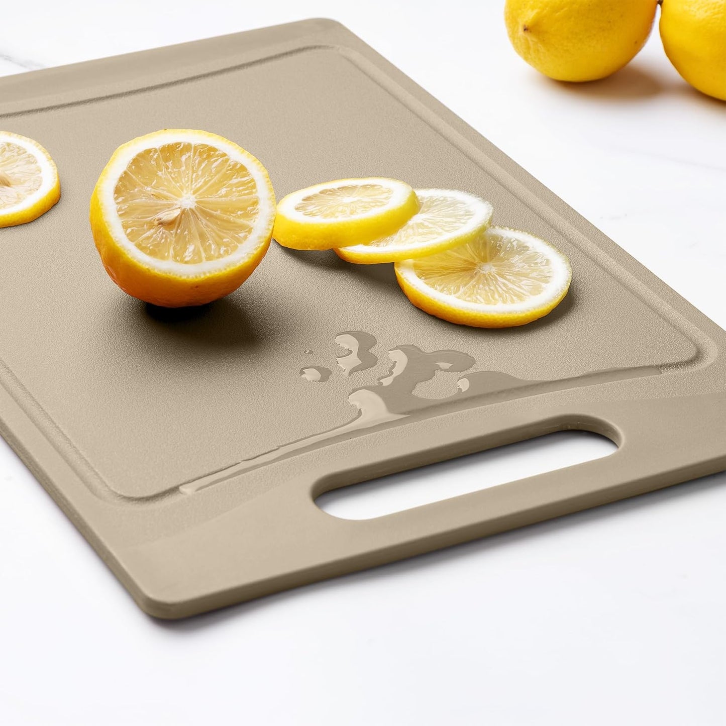 Non-Slip Cutting Board Set – Kitchen Essentials with Easy Grip Handle for Meat, Veggies, and Fruits, 4 Cutting Boards, Brown