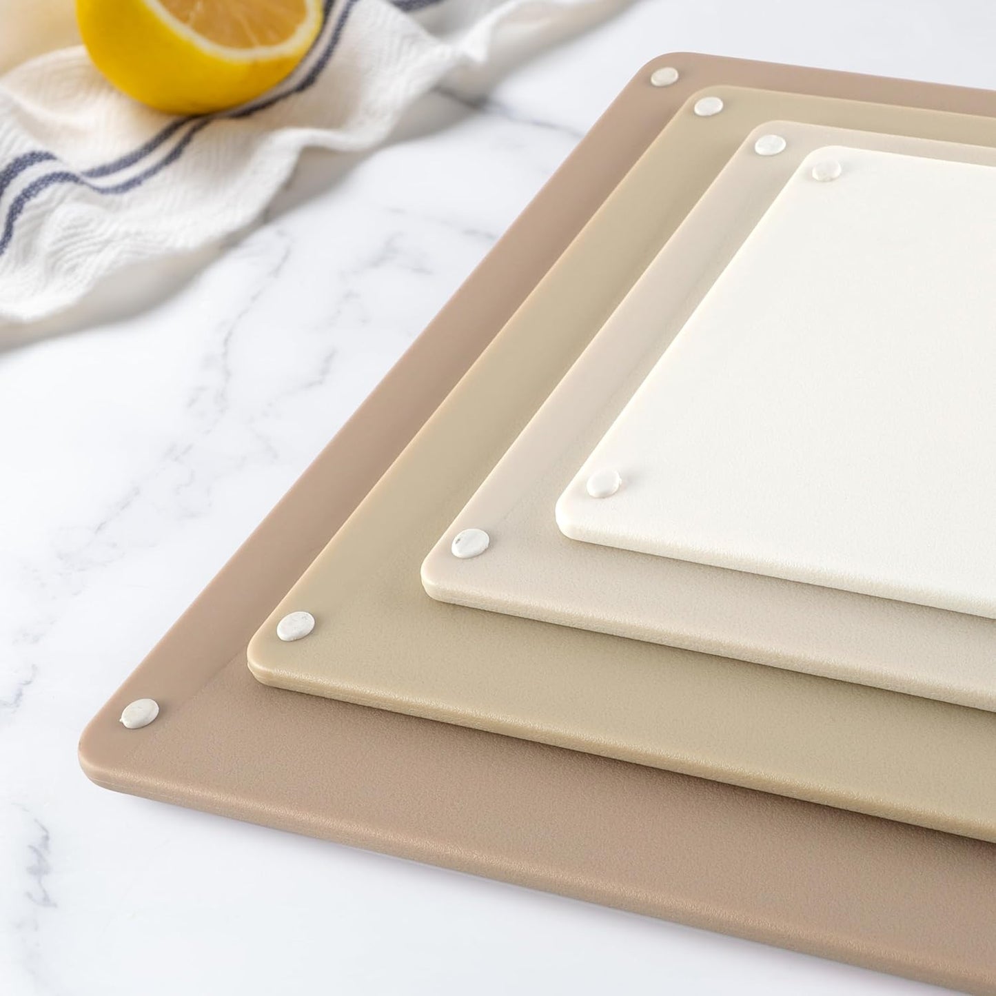 Non-Slip Cutting Board Set – Kitchen Essentials with Easy Grip Handle for Meat, Veggies, and Fruits, 4 Cutting Boards, Brown